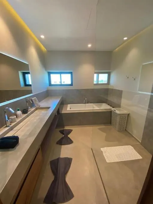 Magnifique Villa Sur Front De Golf Amelkis Marakeş