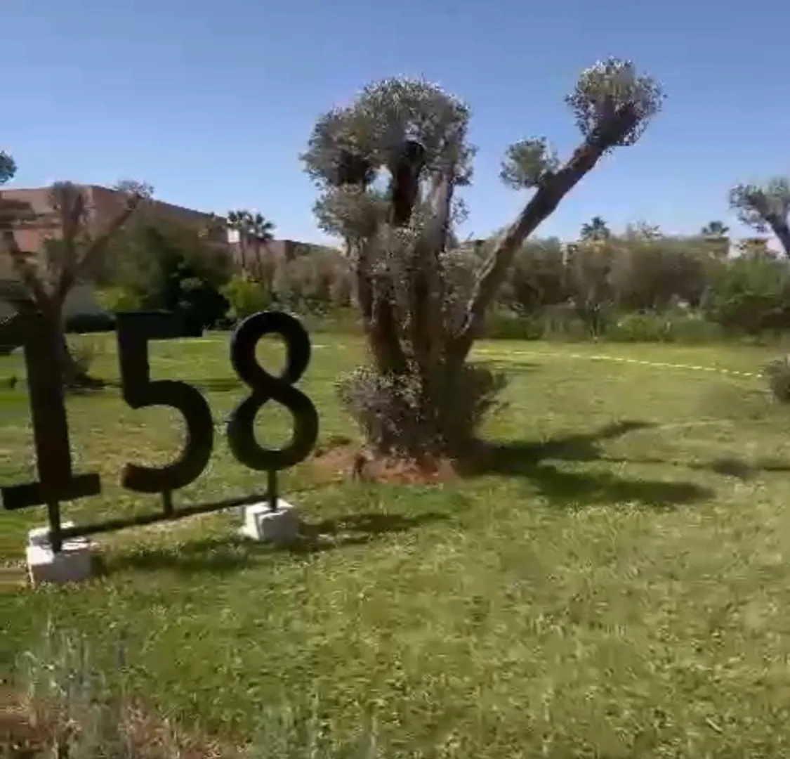 Magnifique Villa Sur Front De Golf Amelkis Marakeş
